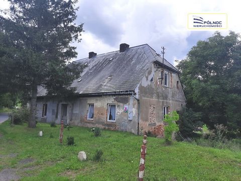 PÓŁNOC NIERUCHOMOŚCI offers for sale a real estate developed with a residential building located in Czernica near Jeżów Sudecki. OFFER DETAILS: - The property is a residential building with a total area of about 200 m2 located on a charming plot of 2...