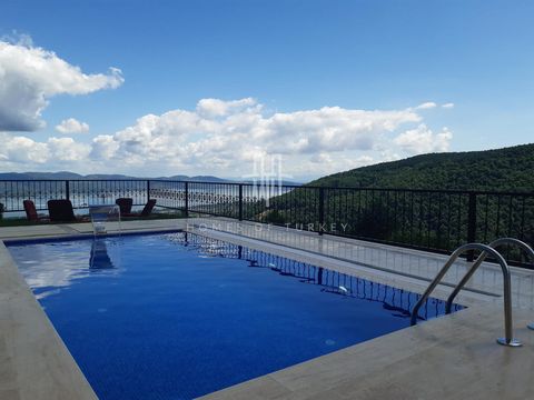 The villa for sale in Sapanca is located in Sakarya in the Marmara Region. Sapanca, which is located in the province of Sakarya, is approximately 100 km from Istanbul and 250 km from Ankara. Surrounded by Sapanca Lake, this district stands out with i...