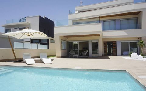 Luxury villas in Dehesa de Campoamor, Costa Blanca Homes with 4 bedrooms and 4 bathrooms, with more than 500m2 of plot, large terraces, gardens, private pool and basement for garage. They are located in Campoamor, a place envied for its pleasant and ...