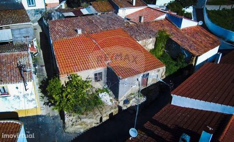 House for Recovery T2 Located in the friendly locality of Santa Luzia between Odemira and Aljustrel, we can find this House to recover. It is at an approximate distance of 40 km from the beaches of Vila Nova de Milfontes and 50 km from the beaches an...
