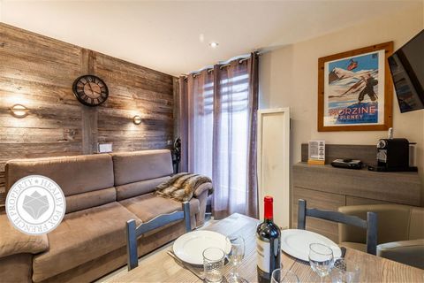 Located in the heart of the village and close to the Pléney ski lifts, this one bedroom apartment offers modern comfort and authentic charm. It has been renovated with taste and quality. It includes an entrance hall with cupboards, a fully-equipped k...