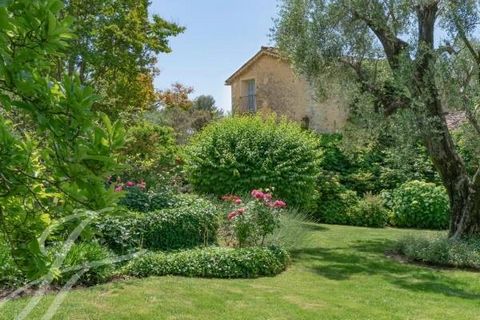 A Stunning 18th Century 4 Bedroom Bastide. This charming and traditional home is located just a short walk from the centre of Roquefort Les Pins. A Provencal town close to the popular town of Valbonne. Set back from the ocean, in the lush French Coun...
