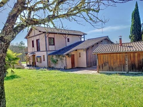 VIEW, COMFORT, ECO-CONSTRUCTION, ORIGINALITY AND QUALITY! A house out of the ordinary! Sought-after area of the VEZERE valley. 17 minutes from Montignac-LASCAUX. Shops, tourist sites and Buddhist centres nearby. Are you looking for a friendly place, ...
