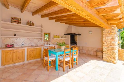 This restored villa, originally built over 300 years ago, has a special charm. The outside areas (and even some walls in the house) are hand-hewn stone. The farm is situated on a plot of 70.000 m2, which has fruit trees and chickens. The privacy of t...