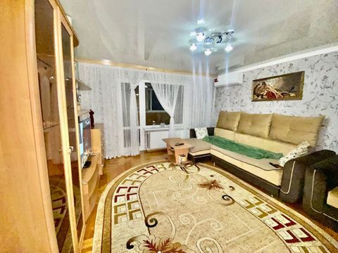 Арт. 56575511 Уютная 3-х комнатная квартира, которая ждет своего нового владельца в развитом районе города Апшеронск! Эта квартира обладает всем необходимым для комфортного проживания: общая площадь 67 квадратных метров, удобное расположение на 2-ом ...