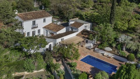 STUNNING FINCA IN A PRIME LOCATION WITH UNIQUE DETAILS, AMAZING VIEWS AND LUSH TROPICAL GARDENS. COMPLETELY RENOVATED, COMPLETED IN APRIL 2024 This immaculate finca, nestled in the picturesque Urique area in Alhaurin el Grande, has undergone a comple...