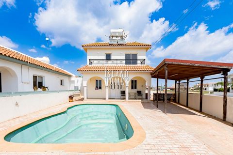 2 bedroom, detached villa with swimming pool, on a fantastic 278m2 plot in the popular village of Avgorou - AVG138 This impressive house must be seen to be fully appreciated. The front of the property includes covered and uncovered off street parking...