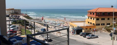 Gelegen in Praia da Areia Branca, op 50 meter van het strand van Areia Branca en op 400 meter van het strand van Areal. Dit moderne appartement heeft een adembenemend uitzicht en beschikt over accommodatie met gratis glasvezel wifi (>200 Mbps), airco...