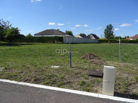 Serviced land. 20 minutes from Troyes city center. Common with shops. Sanitation of the commune: Everything in the sewer. Very quiet. Contact ...