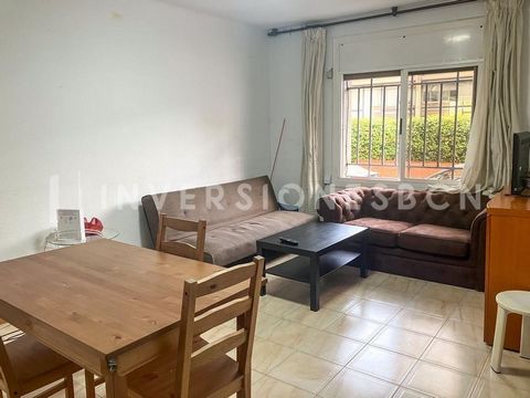 INVERSIONESBCN REAL ESTATE BOUTIQUE is pleased to present this ground floor flat in the area of Ca'n Anglada in Terrassa, an excellent opportunity to customize your new home according to your preferences and needs. This flat has great potential and o...