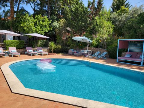 The Quinta has 2 completely independent and private Chalets - Chalet Azul & Chalet Menta – located amid Sintra-Cascais Natural Park. Surrounded by nature and tranquillity, with transport at the doorstep and excellent access, close to all kinds of ser...
