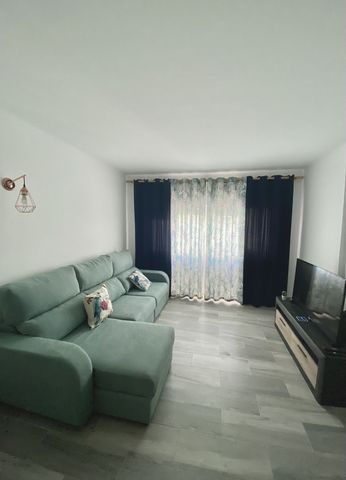 apartment for rent to a single person or responsible couple. only October until May 2024 apartment 7min walk from the city center of Lagos. apartment on the third floor without elevator. electricity, water and wifi expenses included. once a month wil...