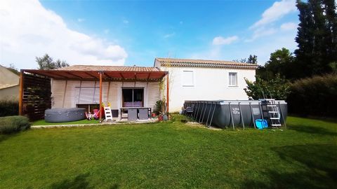 Located in the Mondragon countryside and in a sought-after area without any nuisance, we offer you this beautiful villa of 128 m2 of living space on a beautiful plot of 1047 m2, enclosed and fully wooded. This house has a beautiful, very bright livin...