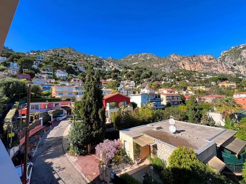 Close to Monaco . This haven for History lovers is located within walking distance to the beaches, restaurants , train and bus , close to Saint Jean Cap Ferrat and Beaulieu sur mer there you find supermarkets  and schools.  In the lovely building in ...