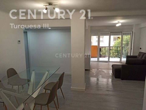 REFERENCE 0143-00024 Unique opportunity in Malaga! Spacious apartment in a privileged location Magnificent apartment in one of the most sought-after areas of Malaga, with a strategic location that guarantees comfort and access to all services. With a...