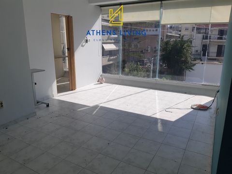 Palaio Faliro, kantoor te koop in een winkelcentrum. Verdieping: 1e, totale oppervlakte 38 m², in gemengd gebruik. Het is gebouwd in 1995, gerenoveerd in 2003, heeft: 1 ruimte, 1 badkamer, 1 keuken, energiecertificaat: D. Prijs: €83.000. Athens Livin...