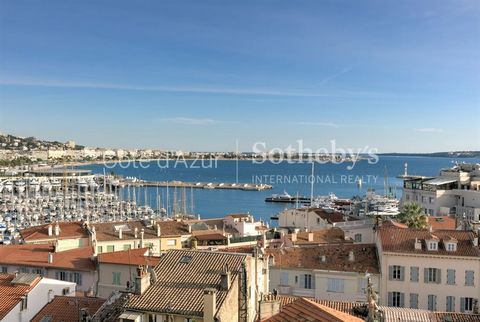 Situé dans le quartier calme et historique du Suquet, cet appartement de 88 m² dispose d’atouts rares : une terrasse avec vue mer, un vaste séjour, une cuisine séparée, deux chambres spacieuses, et deux salles d’eau modernes. Avec sa grande cave et s...