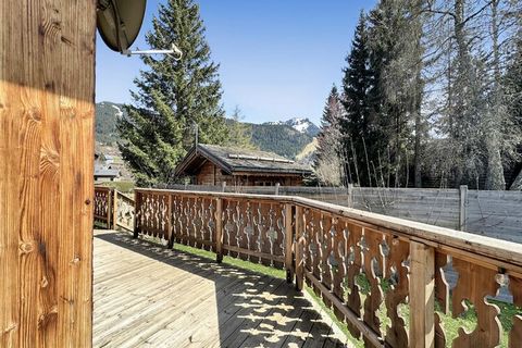 Questo bellissimo chalet individuale, completamente ristrutturato, 