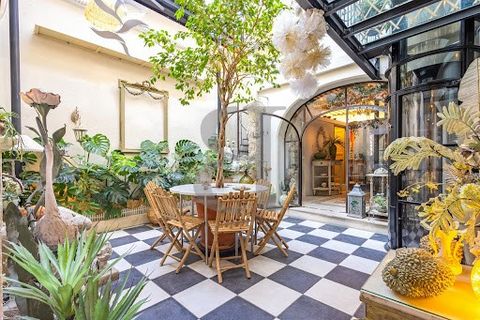 L'ISLE SUR LA SORGUE 3D immersive virtual tour available on our website. In the historic center of L'Isle sur la Sorgue, atypical 135 m² house with elevator, comprising interior patio, kitchen workshop, living room, 3 bedrooms, 3 bathrooms, terrace w...