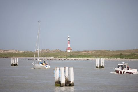 Studio met slaaphoek gelegen aan het staketsel van Nieuwpoort bad. Dit prachtige appartement ligt in het serene kustplaatsje Nieuwpoort en biedt de perfecte mix van comfort, gemak en adembenemende vergezichten. Gelegen op slechts een steenworp afstan...