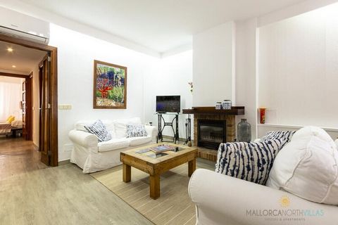 Goditi una vacanza con la famiglia o gli amici in questo accogliente appartamento a Port de Pollença, a Maiorca. Situata a solo 1 minuto dalla spiaggia, questa sistemazione offre una terrazza privata di 15 m2 con vista sul mare. L'appartamento dispon...