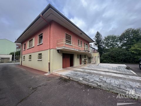 Haus F6 mit einer Wohnfläche von 125 m2 in der Rue de la Croix du Tilleul in Belfort mit einem Grundstück von 350 m2. Highlights des Hauses: • Anzahl der Zimmer: 6, darunter 4 geräumige Schlafzimmer, perfekt für eine große Familie. • Separate Küche: ...