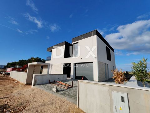 Location: Zadarska županija, Privlaka, Privlaka. ZADAR, PRIVLAKA - Elegantes Haus 110 Meter vom Strand entfernt! Neubau! B. Eine moderne Villa zum Verkauf, nur 110 Meter vom Strand entfernt, die eine Kombination aus Luxus, Komfort und einem wundersch...