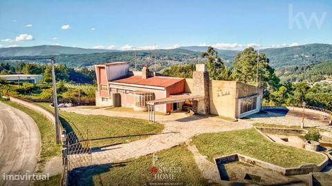 Located in the north of the country, in Melgaço , this farm is an idyllic refuge that extends over 16,800 square meters of fertile land, surrounded by lush nature and breathtaking landscapes of Alto Minho. The property is marked by the presence of a ...