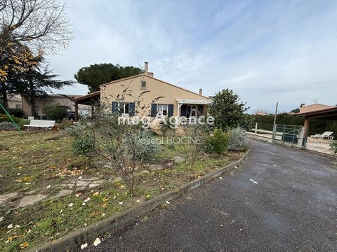 Located in the charming town of Saint-Marcel-sur-Aude, this 197 m² villa is set on a 2050 m² plot with its swimming pool (5x10) and pool house. Amenities such as schools, college, nursery and shops are easily accessible, perfect for a fulfilled famil...