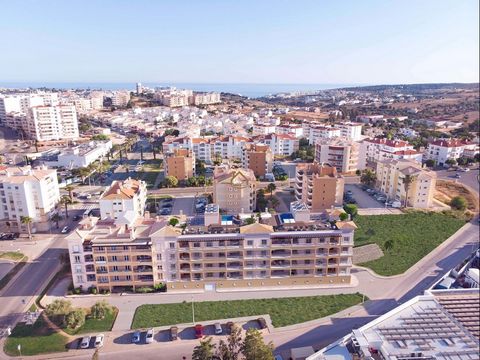 These new built apartments are located in a residential area of Lagos, close to amenities, 5 minutes drive from several beaches, close to Palmares & Boavista Golf, offering high-quality living with access to rooftop pool. There are currently only 3x ...