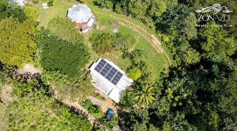 Erleben Sie Gelassenheit und Privatsphäre mit diesem versteckten Rückzugsort inmitten der Natur, nur wenige Schritte vom unberührten Strand von Manzanillo entfernt. Dieses 5.099 m² große Anwesen bietet einen ruhigen Rückzugsort, Platz zum Bauen und u...