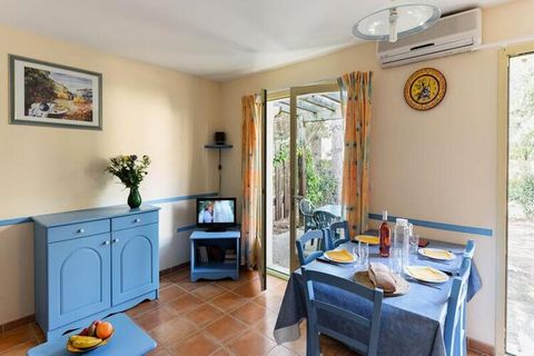 100m from the village of Gaujac, a small Provençal village full of charm and authenticity, the Résidence Les Mazets de Gaujac*** welcomes you in a wooded and flowery park. It is made up of 56 small farmhouses nestled on the hillside. After a day disc...