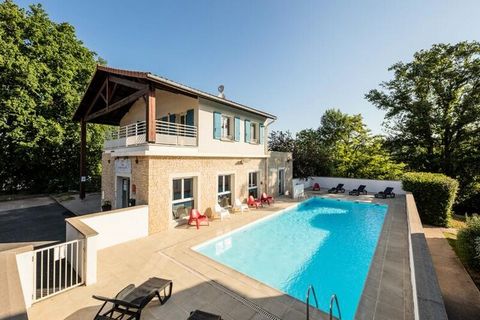 The Garden & City Lyon - Lissieu 3* is located in the Domaine de Bois Dieu, 15 minutes from Lyon. It offers an outdoor swimming pool and apartments with free internet access. Each apartment has a comfortable living room, a fully equipped kitchen and ...