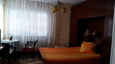 One-bedroom apartment for sale. High School of Mathematics. DISTRIBUTION: corridor, living room, kitchen, bedroom, bathroom and toilet together, terrace. The flooring is made of natural parquet and mosaic. EXPOSURE: South/East. It has a CELLAR. It is...