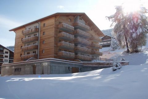 Stel je voor dat je in dit uitnodigende appartement bent, ideaal gelegen nabij het dorpscentrum en de kabelbanen in Nendaz, Zwitserland, genesteld in de adembenemende regio 4 Vallées. Dit comfortabele 3-sterrenappartement biedt plaats aan maximaal 6 ...