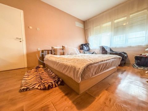 NEAR THE NATIONAL REVENUE AGENCY PLOVDIV!! FURNISHED!!! We present to your attention a floor of a house in the area of Kyuchuk Paris, divided into two separate apartments, each of them with the following layout: living room with kitchenette and acces...