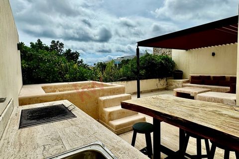 3 BEDROOM 2 LEVELS PENTHOUSE WITH ROOF TOP with Pool in Aldea Zama, Tulum: In ALDEA ZAMA Subdivision, Tulum, Mexico! Just 5 km from the paradisiacal beaches of Tulum and next to the commercial area of Aldea Zama, this property is presented as a conve...