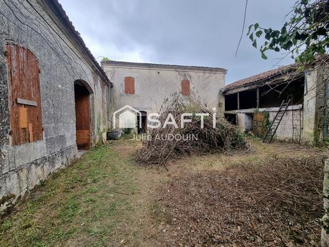 Découvrez ce bel ensemble de bâtiments à rénover, offrant environ 300 m² au sol et niché sur un terrain de 5 183 m² en zone naturelle. Idéalement situé au cœur du triangle Saint-Jean-d’Angély - Cognac - Saintes, cet emplacement unique vous garantit u...