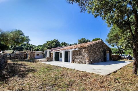 MENORCA IS A CLOSE PARADISE that invites you to immerse yourself in its beauty and tranquility. This country house, a real gem, is perfectly in harmony with the natural environment that surrounds it. Located in the heart of the island, just a few min...