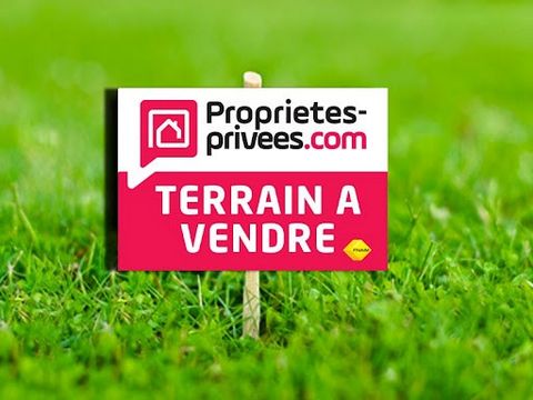 Aux portes de La Capelle, parcelle de terrain constructible d'une superficie d'environ 1200m2, à viabiliser. Libre de constructeur. Tous les risques auxquels ce bien est exposé sont disponibles sur le site Géorisques ... />Prix : 122 500 euros FAI. H...