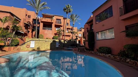 Located in Elviria. This south west facing apartment is located in the popular urbanization of los Jardines de Don Carlos in the heart of Elviria, only 200m from the beach and within walking distance to many amenities like shops and restaurants. The ...