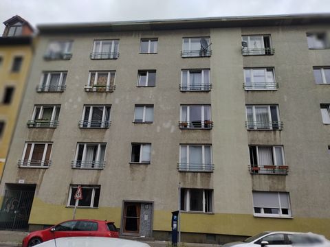 A 2-room apartment in a central and lively residential area of Berlin-Wedding, direct proximity to the subway line 6 (U6), own car parking space on the property, currently rented with 2.62% yield - if you need your own needs, the apartment will be va...