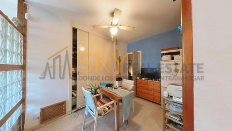 Bright Apartment in El Arenal, Palma – Ideal for Living or Investing At Sky Real Estate, we offer you a charming apartment in one of the quietest and most attractive areas of El Arenal, Palma. This space is perfect for those looking for a well-locate...