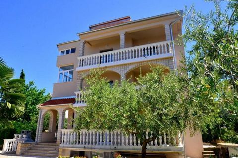 Apartment house of 9 rental units near the sea in Malinska on Krk island (peninsula). The house with a total area of 500m2 with a total of 6 apartments is located on a plot of 560m2. It consists of a basement, ground floor, two floors and an attic. T...