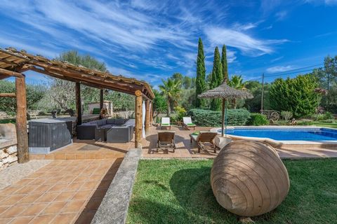 The wonderful exteriors are the perfect place to enjoy the good Mediterranean climate. Undoubtedly, the protagonist is the private chlorine pool that measures 8 x 4 meters and has a depth ranging from 1.2 to 1.6 meters. Around you, you can sunbathe o...