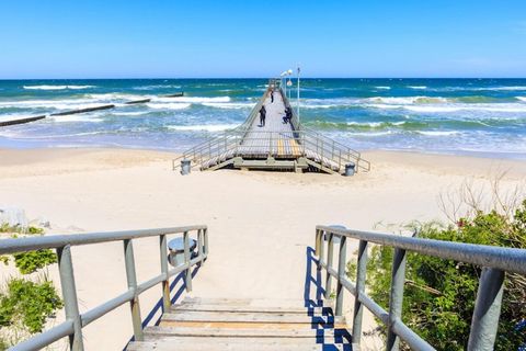 In einer ruhigen Umgebung, in einer Seitenstraße, befindet sich ein Familienerholungszentrum, das neben komfortablen Unterkünften auch ein großes Erholungsgebiet bietet. Der Strand ist nur 300 m entfernt. Das Zentrum von Sarbinowo mit zahlreichen Res...