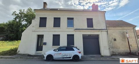 5 chambres - Grande pièce de vie - Petit extérieur.