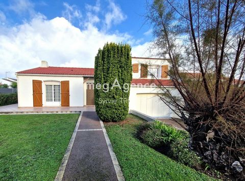 Maison trois chambres, vaste garage à proximité du centre commercial Ylium