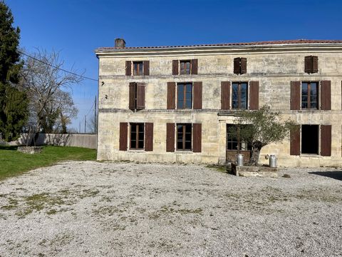 Maison de Maître de 465 m² hab avec 14000 m² du terrain