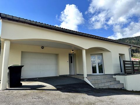 Maison familiale avec espace de vie complet de plein pied à Remiremont .